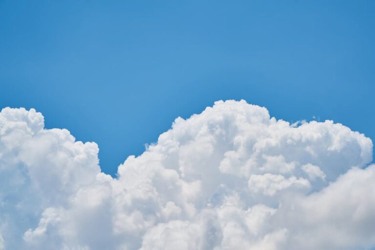 pexels-photo-531767-patronat-knowmore-pl-konferencja-cloud-solutions-19-marca-2013-krakow-technologia
