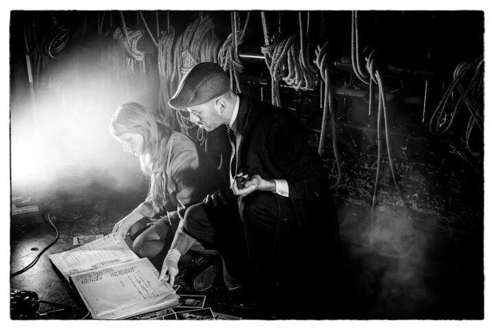 pexels-photo-13400086-sherlock-holmes-ukrycie-zaskoczenie-atak-kino-i-teatr