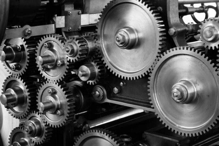pexels-photo-159298-czy-maszyna-kopertujaca-zastapi-czlowieka-technologia