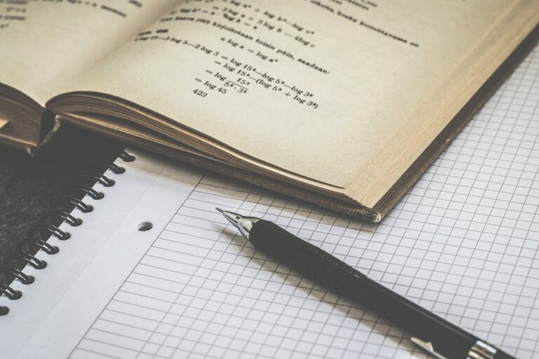 pexels-photo-167682-matematyk-zrobi-to-lepiej-czyli-po-co-nam-obowiazkowa-matura-z-matematyki-nauka