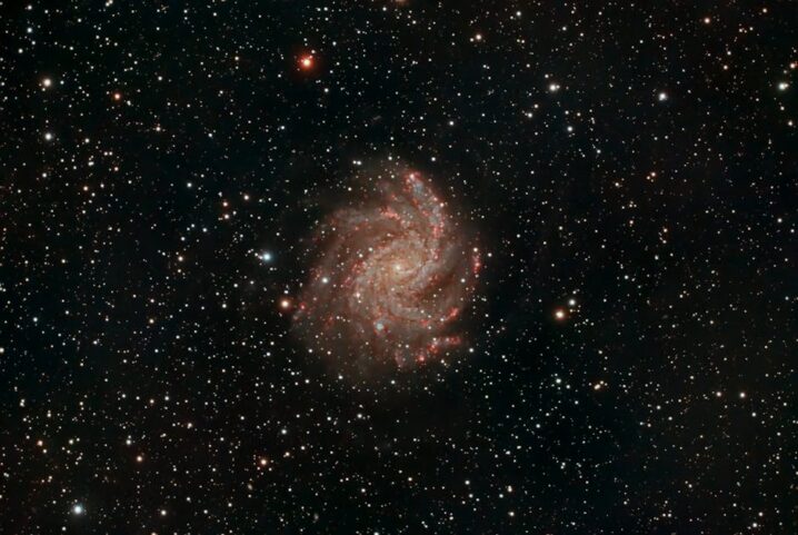 pexels-photo-17505899-czarne-dziury-nauka