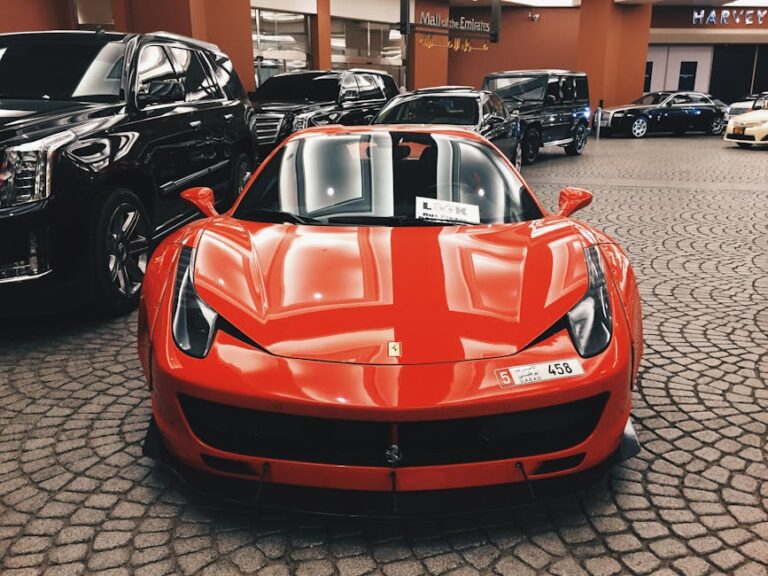 pexels-photo-337909-connected-cars-samochod-w-nowej-roli-technologia