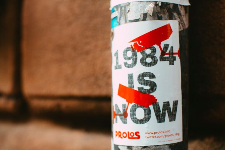 pexels-photo-3671145-george-orwell-ostrzega-przed-bezgranicznym-podporzadkowaniem-sie-rzadzacym-literatura-spoleczenstwo
