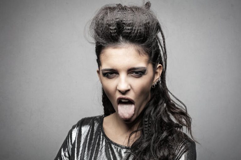 pexels-photo-3771075-punks-not-dead-czyli-subkultura-punk-styl-zycia