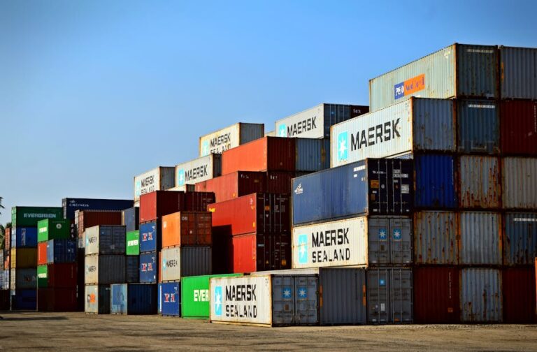 pexels-photo-906494-bezpieczenstwo-procesu-logistycznego-technologia